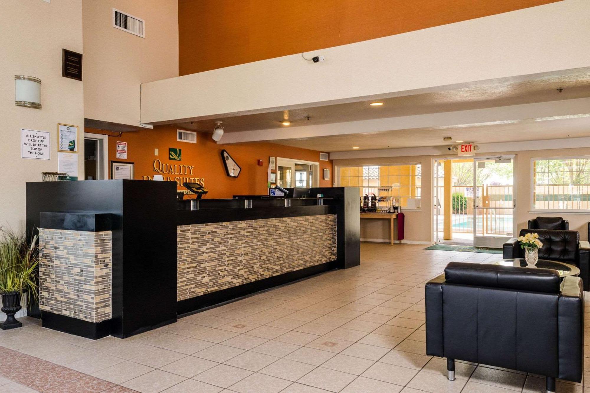 Quality Inn & Suites Lathrop Exterior foto
