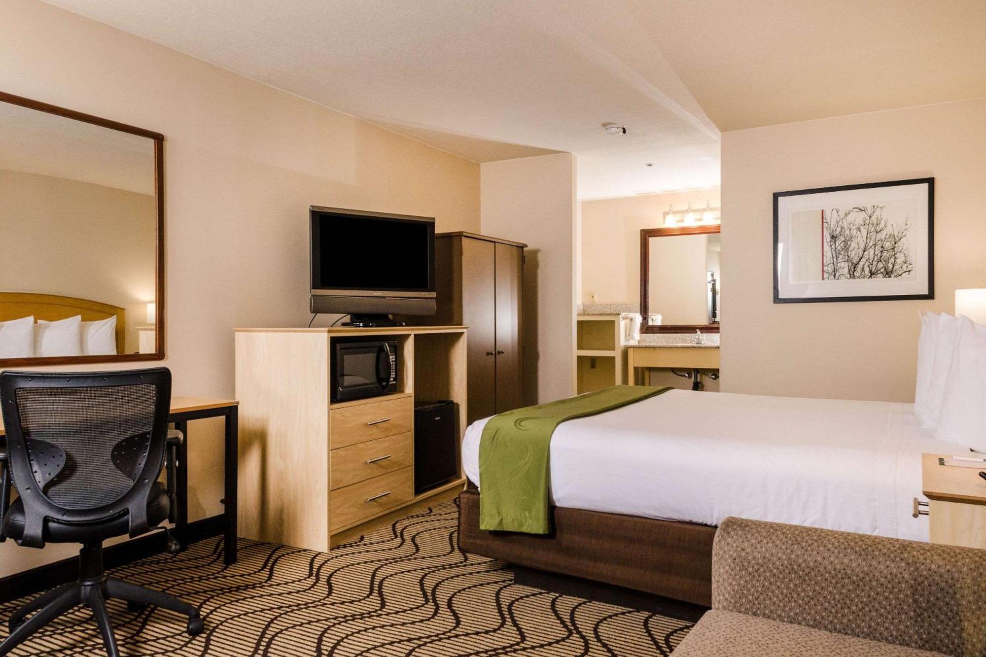 Quality Inn & Suites Lathrop Exterior foto